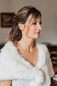 Laure, la mariée, mise en beauté